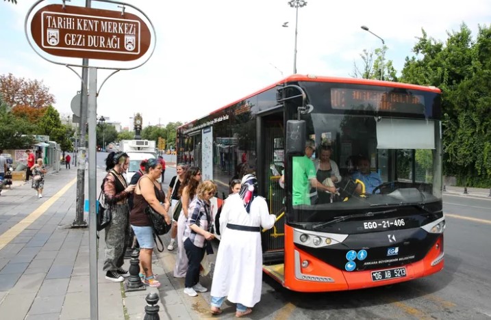 Başkent Kültür Turu Otobüsleri Ankara Sokaklarında