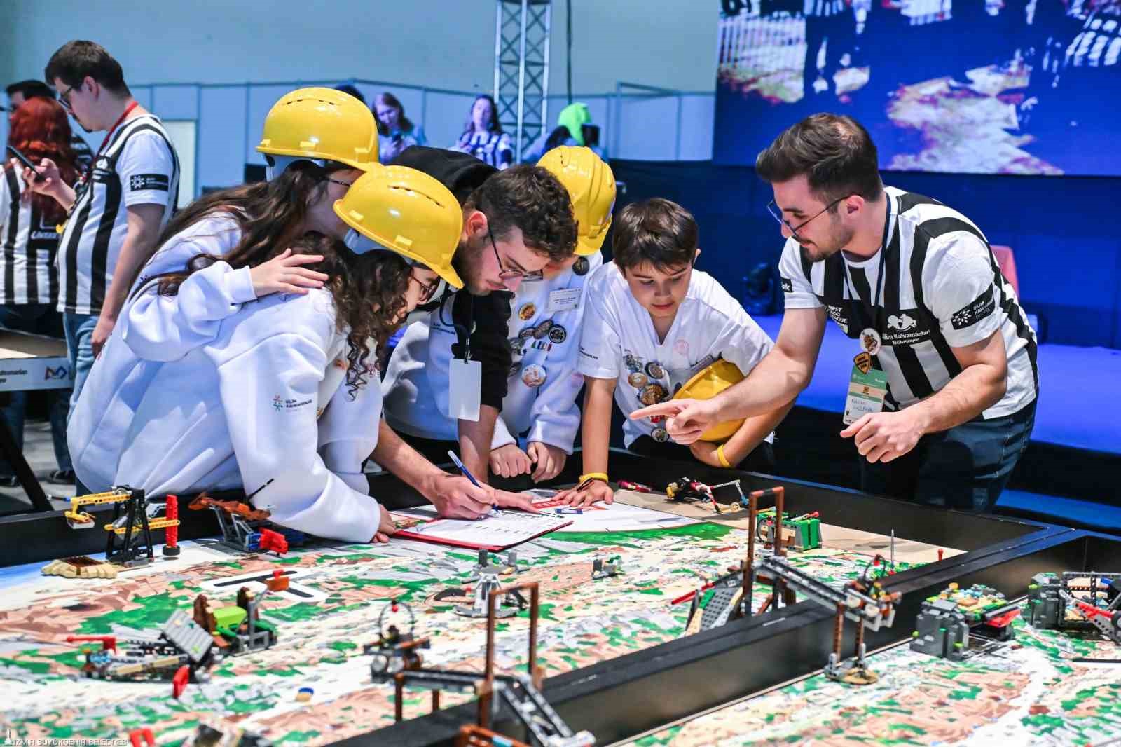 Bilim Kahramanları Fuar İzmir’de buluştu