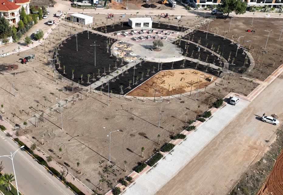 Büyükşehir Belediyesi Döşemealtı’na Yeni Sosyal Alan Kazandırıyor