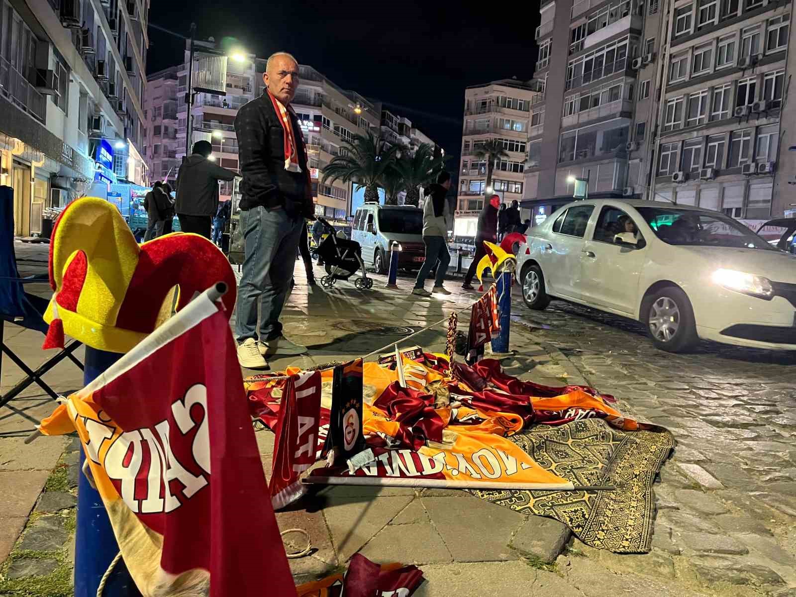 Galatasaray’ın mağlubiyeti İzmirli seyyar satıcıları da vurdu