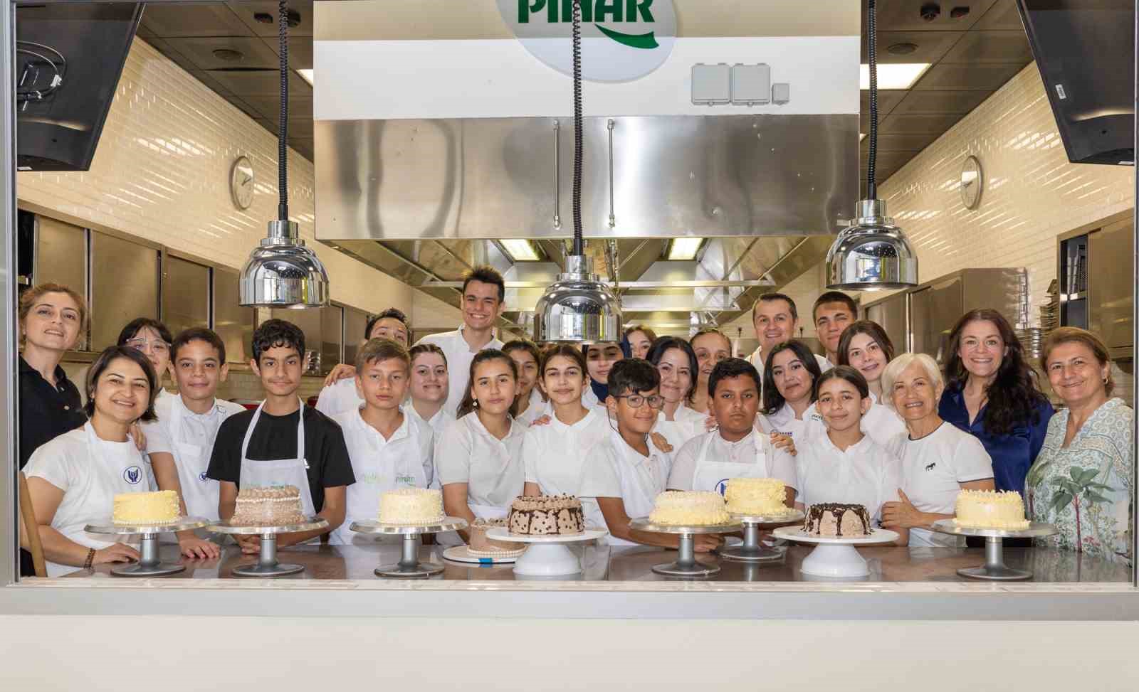 Gastronomi öğrencileri ve işitme engelli gençler mutfakta buluştu