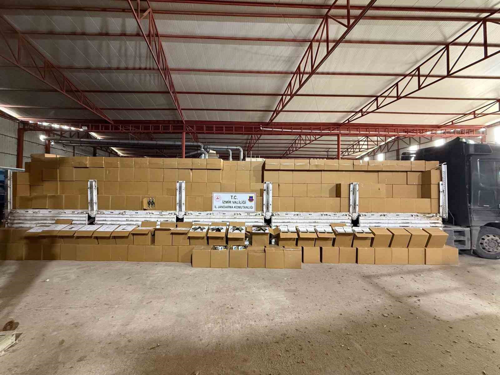 İzmir’de 12 milyon 720 bin kaçak makaron ele geçirildi