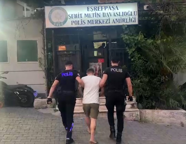 İzmir’de 42 yıl hapis cezasıyla aranan dolandırıcı Yunus timlerinden kaçamadı