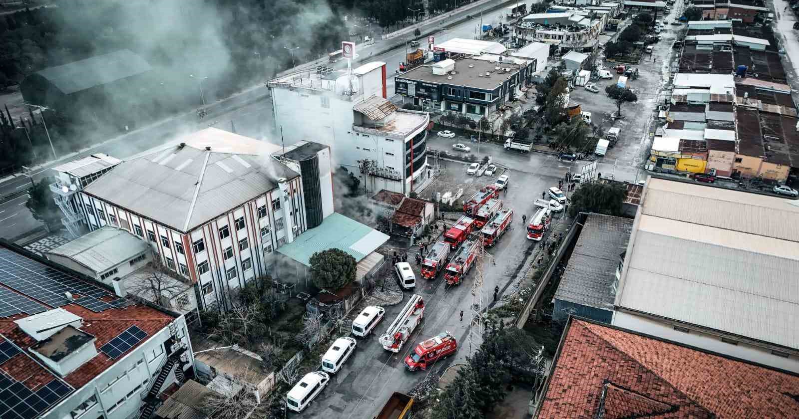 İzmir’de fabrikada çıkan yangın söndürüldü