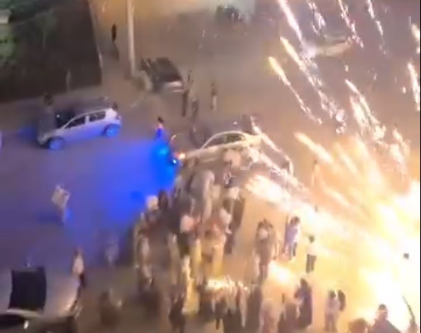 İzmir’de nişan kutlamasında büyük panik: Havai fişek kalabalığın üzerine patladı