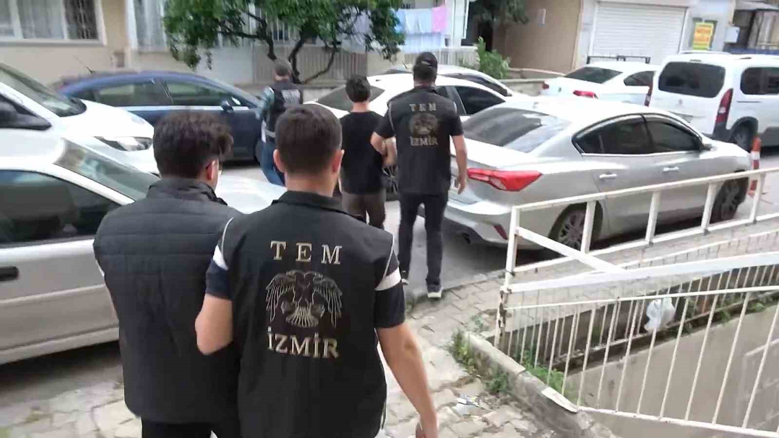 İzmir merkezli 12 ilde FETÖ operasyonunda 41 tutuklama