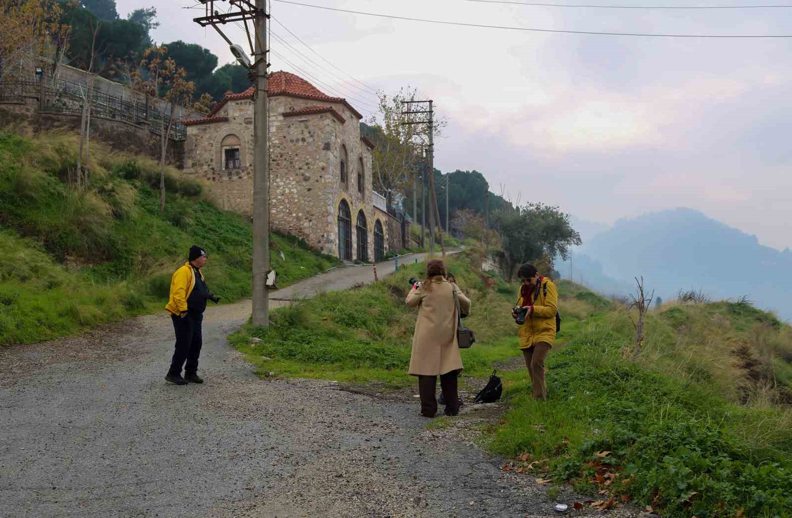 İzmirlİ fotoğrafçılar Manisa’ya hayran kaldı