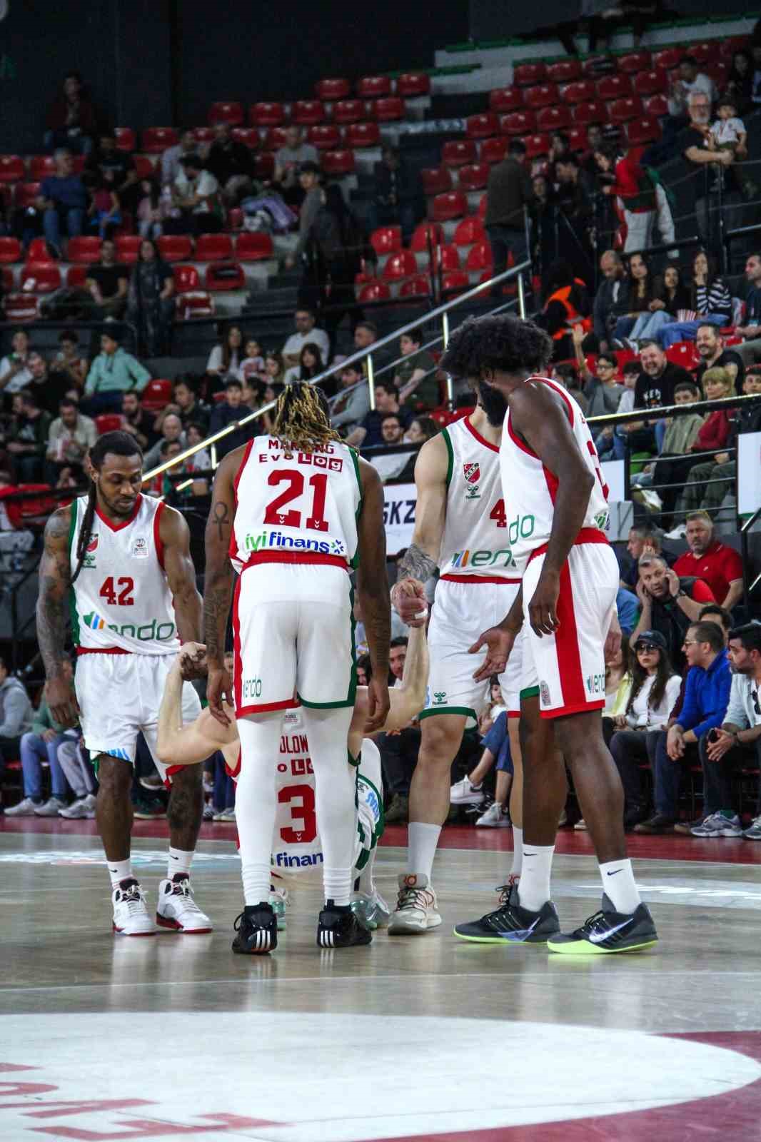 Karşıyaka Basketbol, Beşiktaş deplasmanında