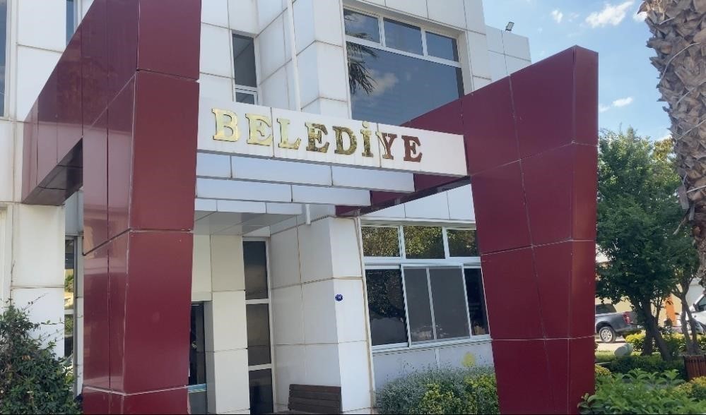 Seferihisar Belediye Başkanı İsmail Yetişkin ve 19 şüpheli adliyede