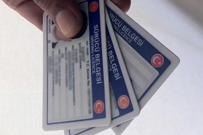 Son Süreç! Bakan Yerlikaya’dan Önemli Uyarı: Sürücü Belgesi Yenilemede Son Fırsat